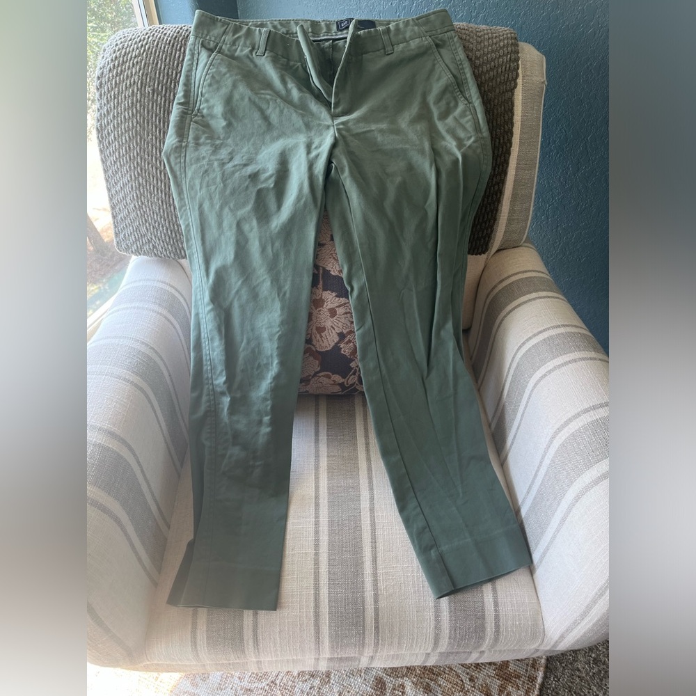 GAP Olive Chinos • Size 6